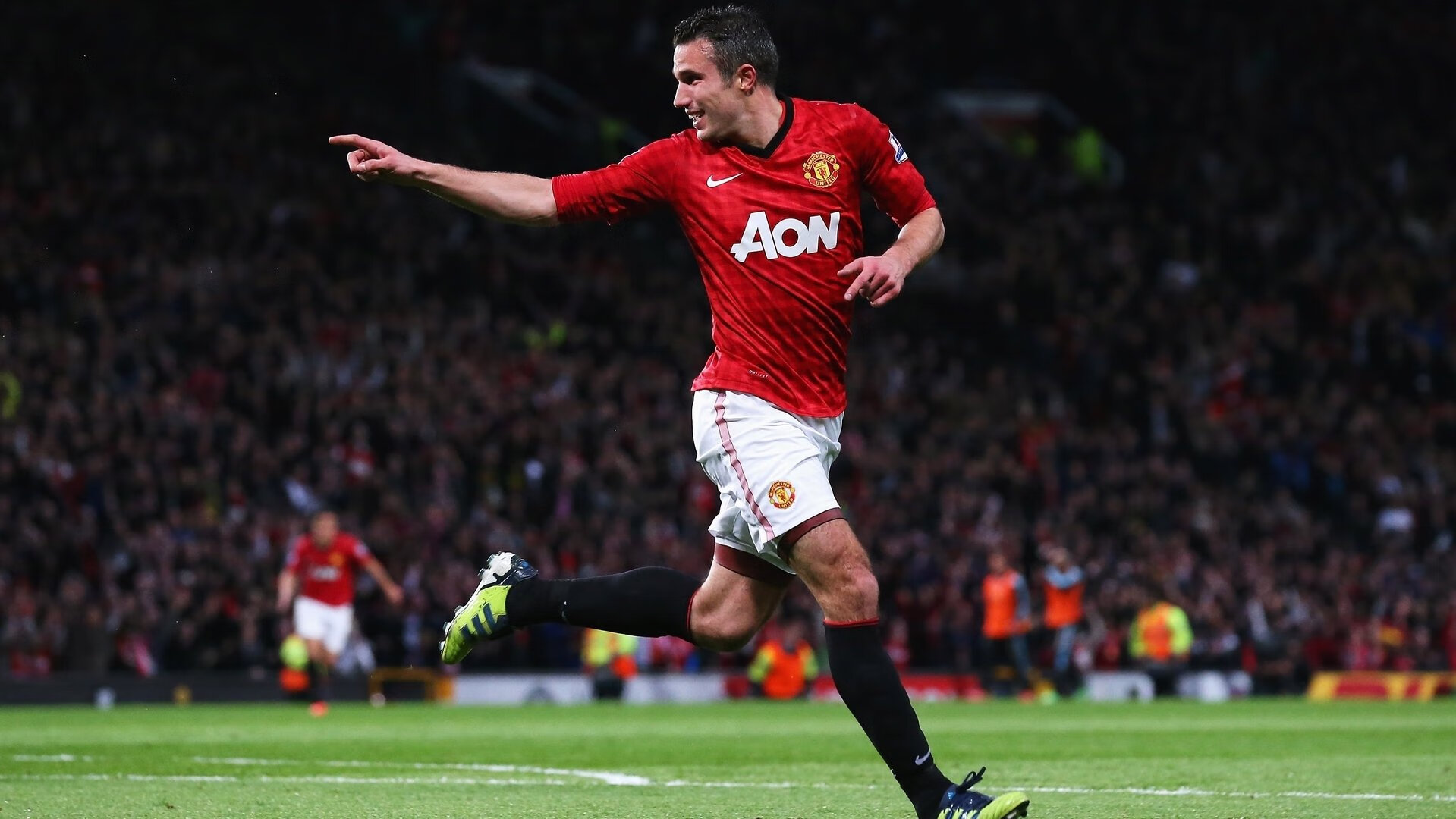 “未来足球之星：青少年足球比赛激烈争夺”，青少年足球大赛